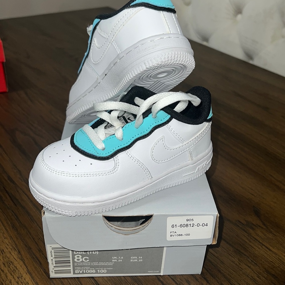 Brand new Nike Force 1 LV8 1